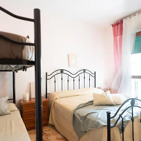 Apartment Via Crispi Grande E Comodo In Zona Tranquilla.