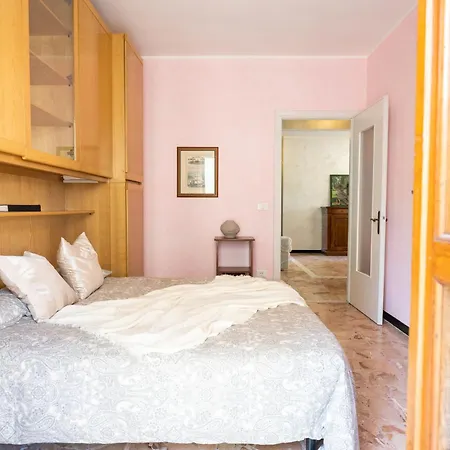 [via Crispi] Grande E Comodo In Zona Tranquilla.