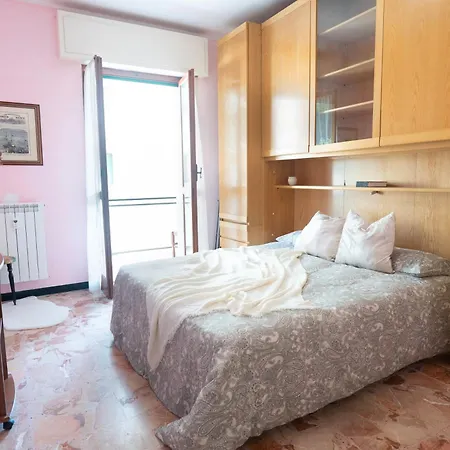 [via Crispi] Grande E Comodo In Zona Tranquilla. Apartamento Pietra Ligure