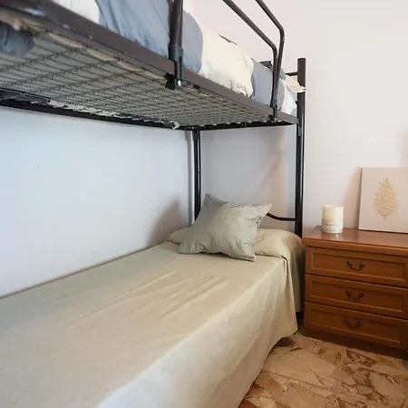 شقة Via Crispi Grande E Comodo In Zona Tranquilla.